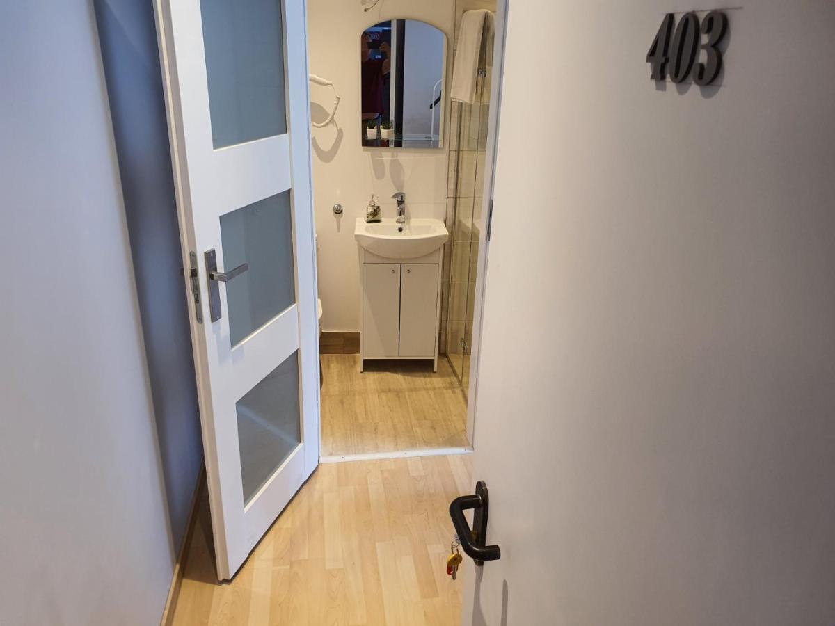 Jasna Hostelik Self Check-In Warszawa Eksteriør bilde