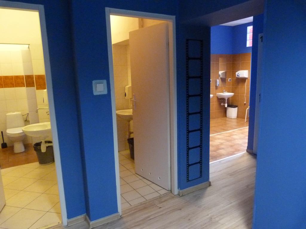 Jasna Hostelik Self Check-In Warszawa Rom bilde